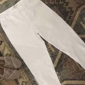 NWOT White Motto Skinny Pants size M